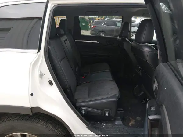5TDBKRFH4GS259800 2016 TOYOTA HIGHLANDER - Image 8