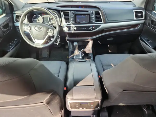 5TDBKRFH4GS273390 2016 TOYOTA HIGHLANDER - Image 8
