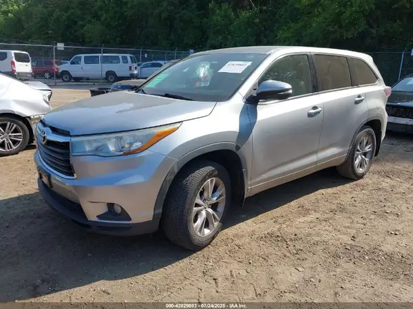 5TDBKRFH4GS299407 2016 TOYOTA HIGHLANDER - Image 2