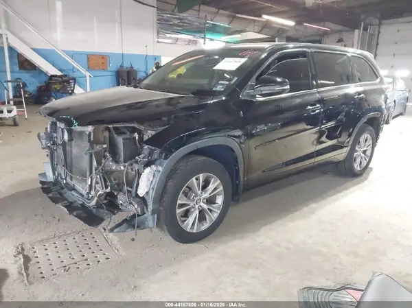 5TDBKRFH4GS307182 2016 TOYOTA HIGHLANDER - Image 2