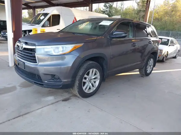 5TDBKRFH4GS314357 2016 TOYOTA HIGHLANDER - Image 2