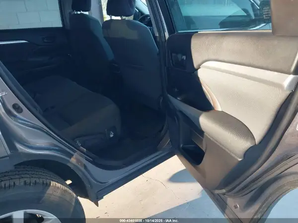 5TDBKRFH4GS314357 2016 TOYOTA HIGHLANDER - Image 8