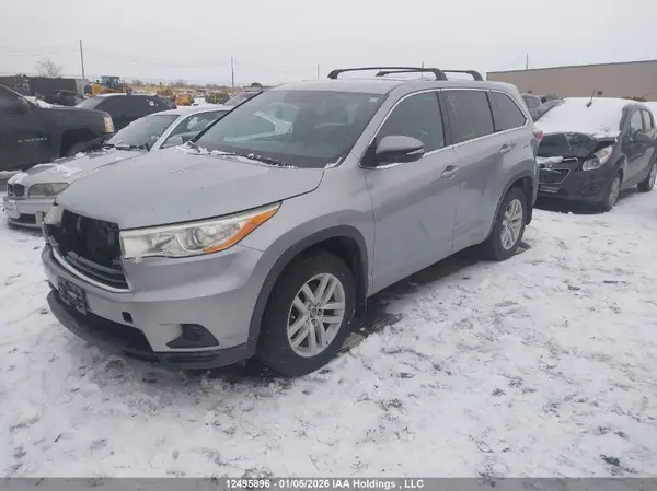5TDBKRFH4GS315217 2016 TOYOTA HIGHLANDER - Image 2