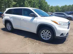 5TDBKRFH4GS317548 2016 TOYOTA HIGHLANDER