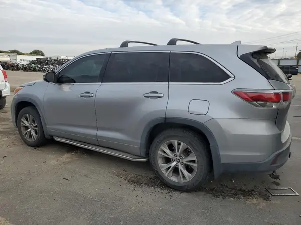 5TDBKRFH4GS339520 2016 TOYOTA HIGHLANDER - Image 2
