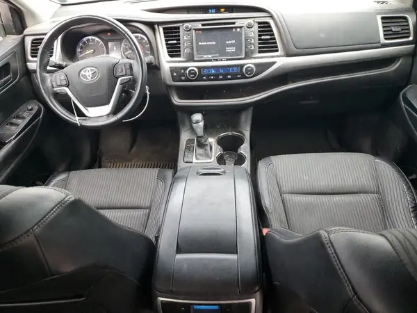 5TDBKRFH4GS339520 2016 TOYOTA HIGHLANDER - Image 8