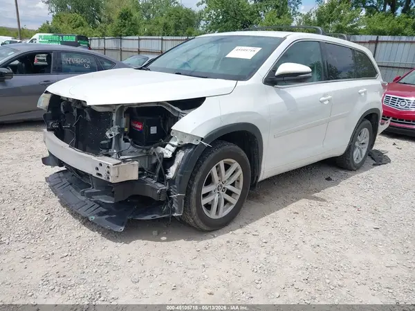 5TDBKRFH4GS343082 2016 TOYOTA HIGHLANDER - Image 2