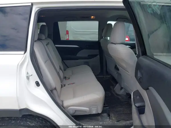 5TDBKRFH4GS343082 2016 TOYOTA HIGHLANDER - Image 8