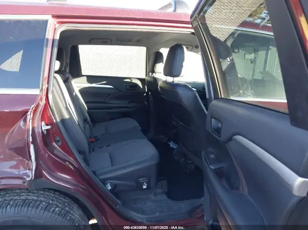 5TDBKRFH5GS233903 2016 TOYOTA HIGHLANDER - Image 8