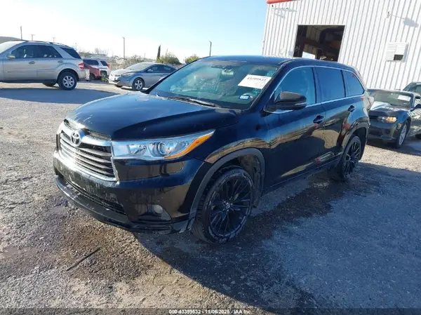 5TDBKRFH5GS263497 2016 TOYOTA HIGHLANDER - Image 2