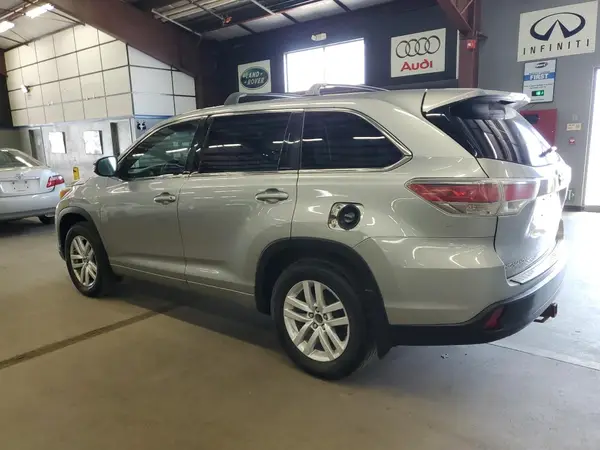 5TDBKRFH5GS270885 2016 TOYOTA HIGHLANDER - Image 2