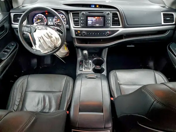 5TDBKRFH5GS279067 2016 TOYOTA HIGHLANDER - Image 8