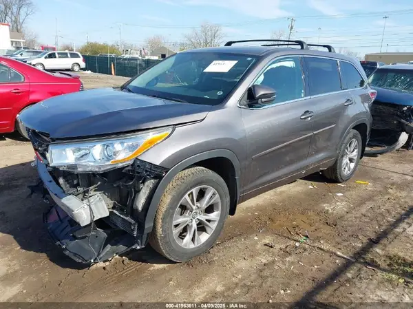 5TDBKRFH5GS290585 2016 TOYOTA HIGHLANDER - Image 2
