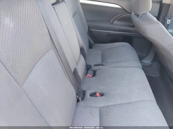 5TDBKRFH5GS292451 2016 TOYOTA HIGHLANDER - Image 8