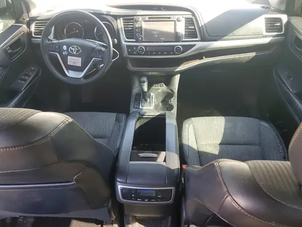 5TDBKRFH5GS293485 2016 TOYOTA HIGHLANDER - Image 8