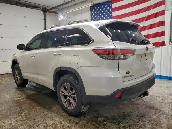 5TDBKRFH5GS302847 2016 TOYOTA HIGHLANDER - Image 2