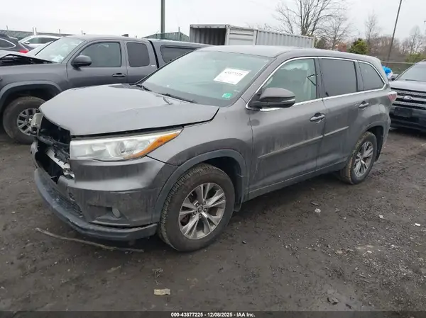 5TDBKRFH5GS304873 2016 TOYOTA HIGHLANDER - Image 2