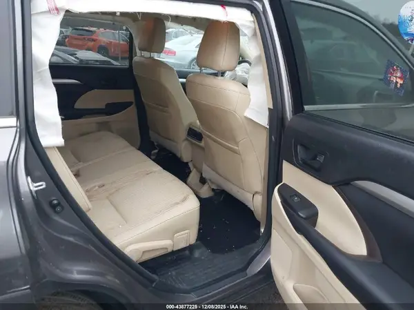 5TDBKRFH5GS304873 2016 TOYOTA HIGHLANDER - Image 8