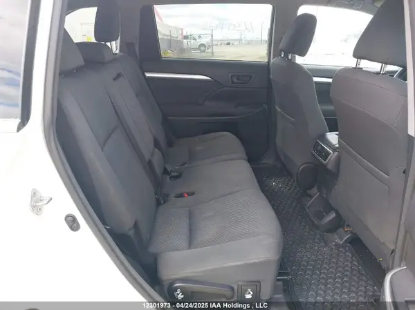 5TDBKRFH5GS307062 2016 TOYOTA HIGHLANDER - Image 8
