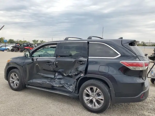 5TDBKRFH5GS318031 2016 TOYOTA HIGHLANDER - Image 2