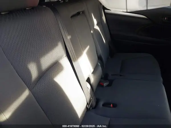 5TDBKRFH5GS332785 2016 TOYOTA HIGHLANDER - Image 8