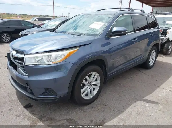 5TDBKRFH5GS336755 2016 TOYOTA HIGHLANDER - Image 2