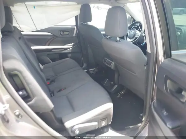 5TDBKRFH6GS235451 2016 TOYOTA HIGHLANDER - Image 8