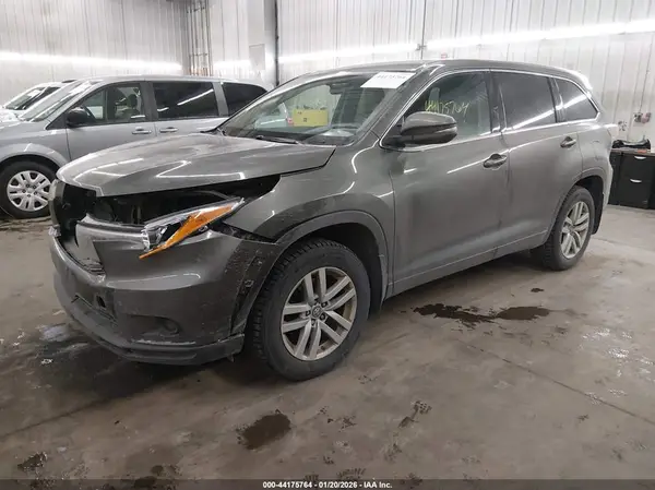 5TDBKRFH6GS260785 2016 TOYOTA HIGHLANDER - Image 2