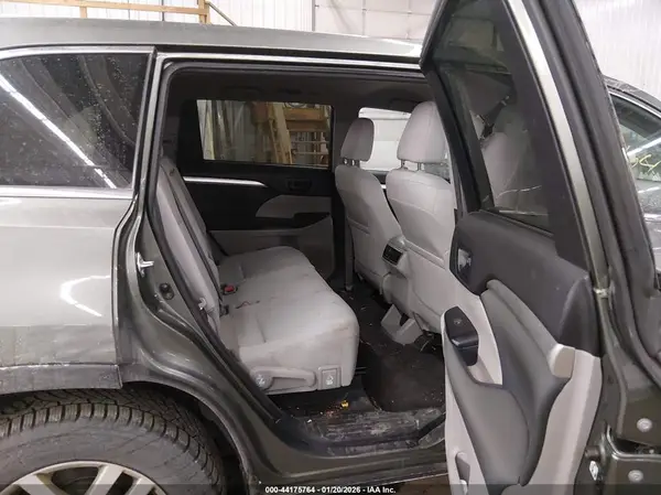 5TDBKRFH6GS260785 2016 TOYOTA HIGHLANDER - Image 8