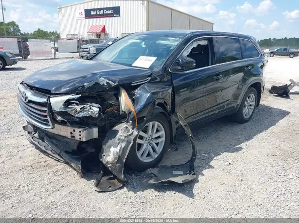 5TDBKRFH6GS272242 2016 TOYOTA HIGHLANDER - Image 2