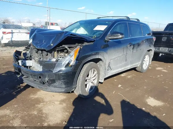 5TDBKRFH6GS299568 2016 TOYOTA HIGHLANDER - Image 2