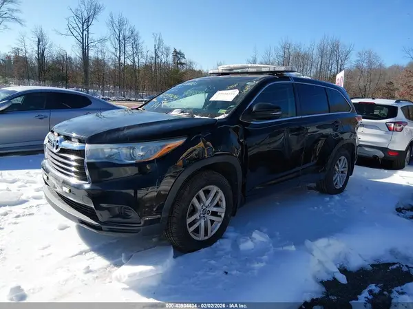 5TDBKRFH6GS310696 2016 TOYOTA HIGHLANDER - Image 2