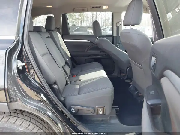 5TDBKRFH6GS310696 2016 TOYOTA HIGHLANDER - Image 8