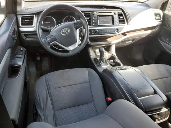 5TDBKRFH6GS310990 2016 TOYOTA HIGHLANDER - Image 8