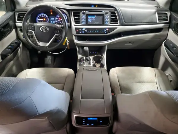 5TDBKRFH6GS347098 2016 TOYOTA HIGHLANDER - Image 8
