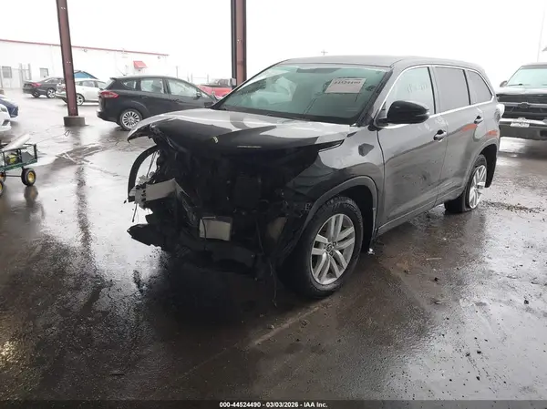 5TDBKRFH6GS348607 2016 TOYOTA HIGHLANDER - Image 2