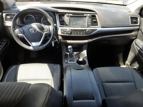5TDBKRFH6GS353631 2016 TOYOTA HIGHLANDER - Image 8