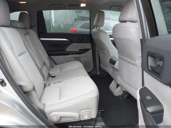 5TDBKRFH6GS355475 2016 TOYOTA HIGHLANDER - Image 8