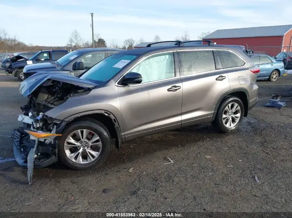 5TDBKRFH6GS356142 2016 TOYOTA HIGHLANDER - Image 2