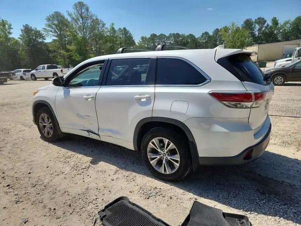 5TDBKRFH7GS235636 2016 TOYOTA HIGHLANDER - Image 2