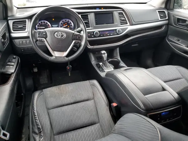5TDBKRFH7GS242232 2016 TOYOTA HIGHLANDER - Image 8