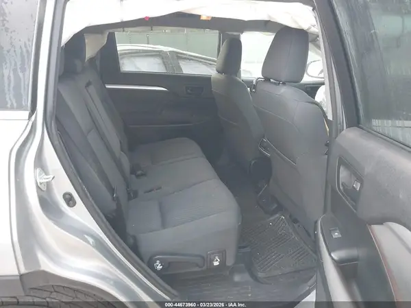 5TDBKRFH7GS259158 2016 TOYOTA HIGHLANDER - Image 8