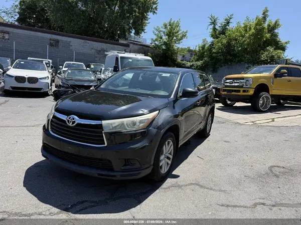 5TDBKRFH7GS264313 2016 TOYOTA HIGHLANDER - Image 2