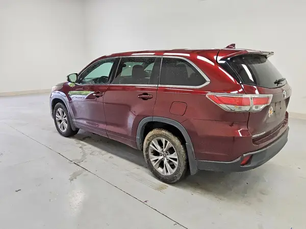 5TDBKRFH7GS264716 2016 TOYOTA HIGHLANDER - Image 2