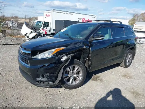 5TDBKRFH7GS304972 2016 TOYOTA HIGHLANDER - Image 2