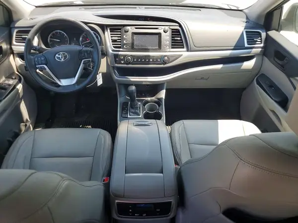 5TDBKRFH7GS328270 2016 TOYOTA HIGHLANDER - Image 8