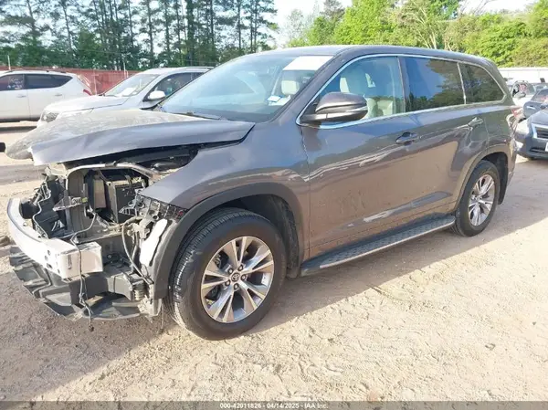 5TDBKRFH7GS333436 2016 TOYOTA HIGHLANDER - Image 2