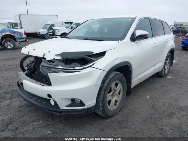 5TDBKRFH7GS336157 2016 TOYOTA HIGHLANDER - Image 2