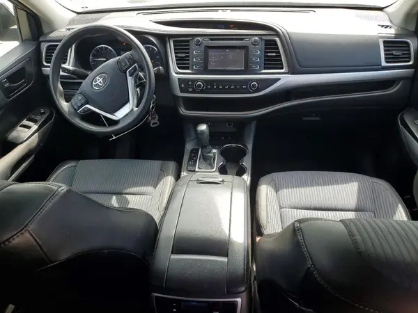 5TDBKRFH7GS337812 2016 TOYOTA HIGHLANDER - Image 8