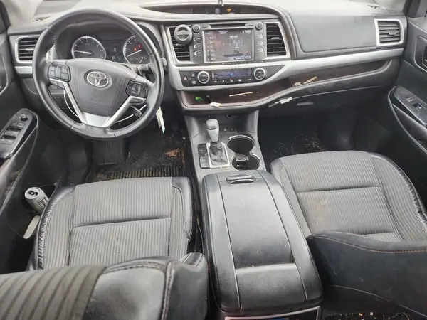 5TDBKRFH7GS351273 2016 TOYOTA HIGHLANDER - Image 8